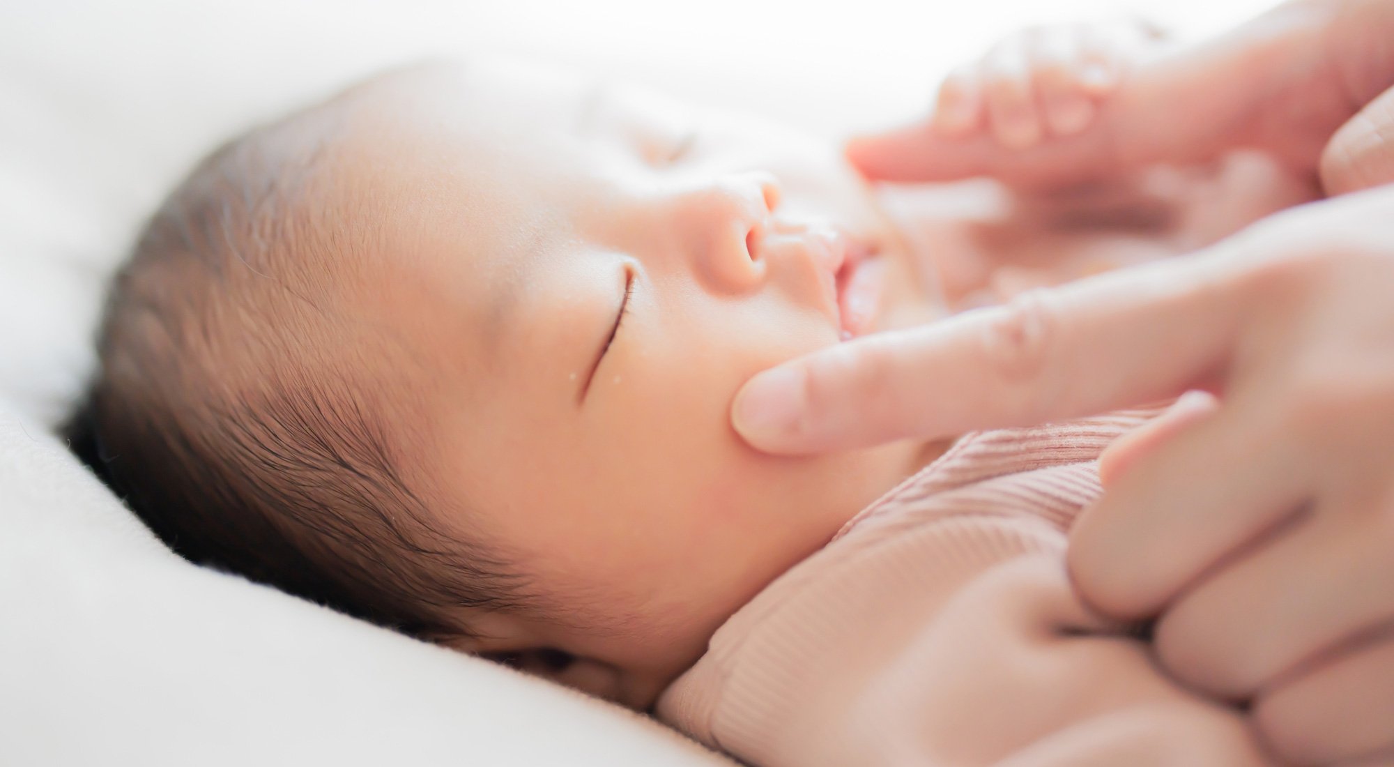 赤ちゃんを乾燥から守りたい 肌に出やすい症状と対策とは ベビーケア 妊娠 育児のお役立ちコラム アラウ ベビー