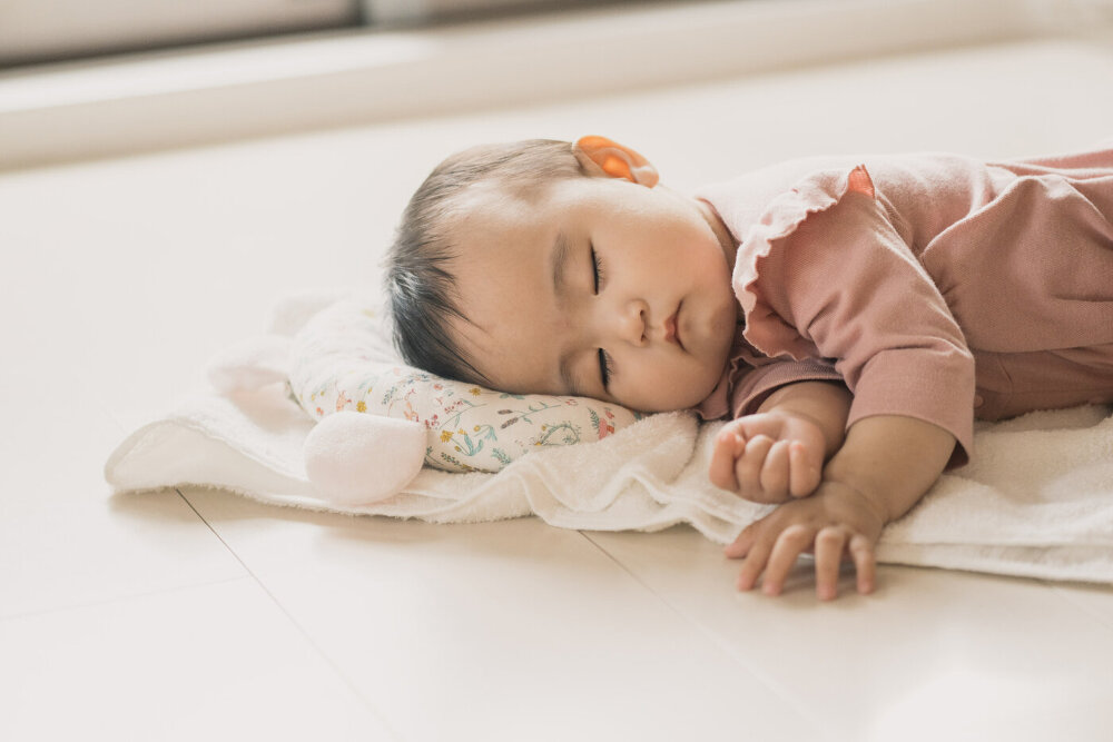赤ちゃんの枕はいつから必要？