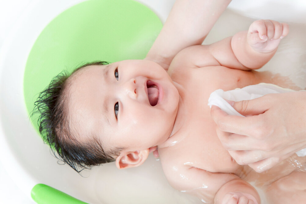 赤ちゃんの沐浴はいつまでするの？