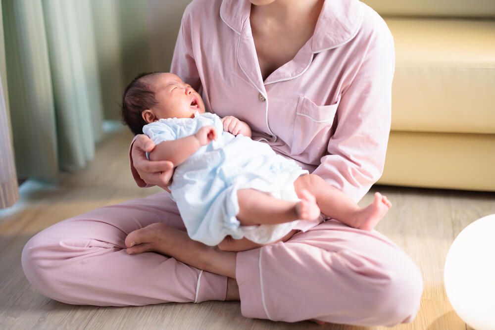 赤ちゃんの夜泣きはいつまで？乗り越えるために知っておきたいこと